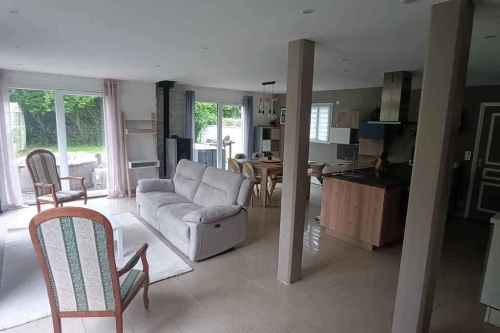 Grande Maison Entiere De 120M2 Epron Ngoại thất bức ảnh